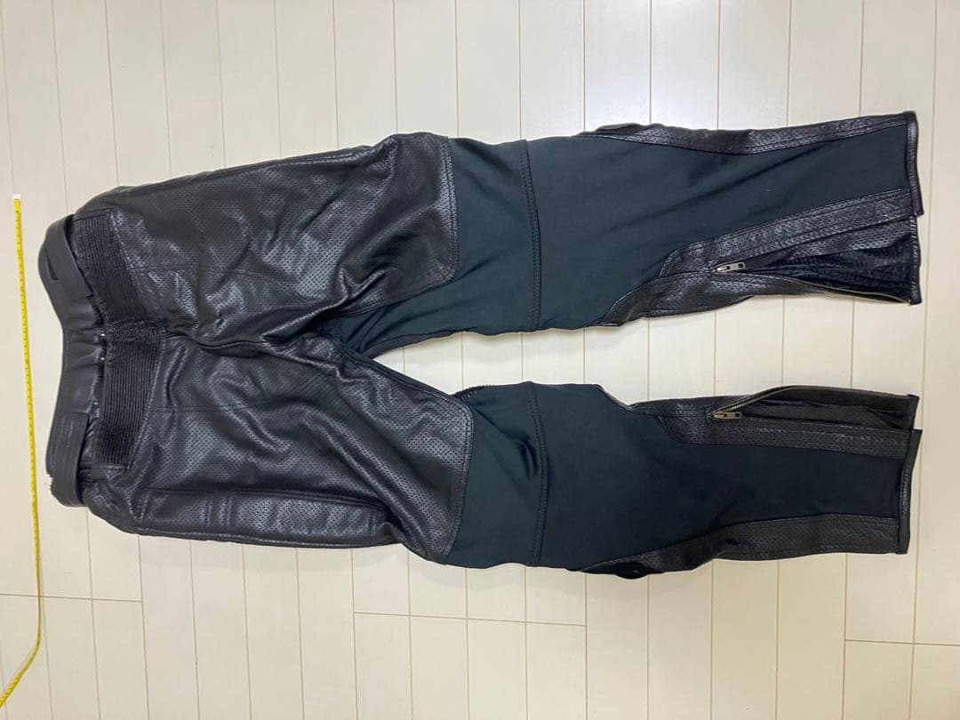 t*2様 レザー製バイクパンツ 膝パッド付き