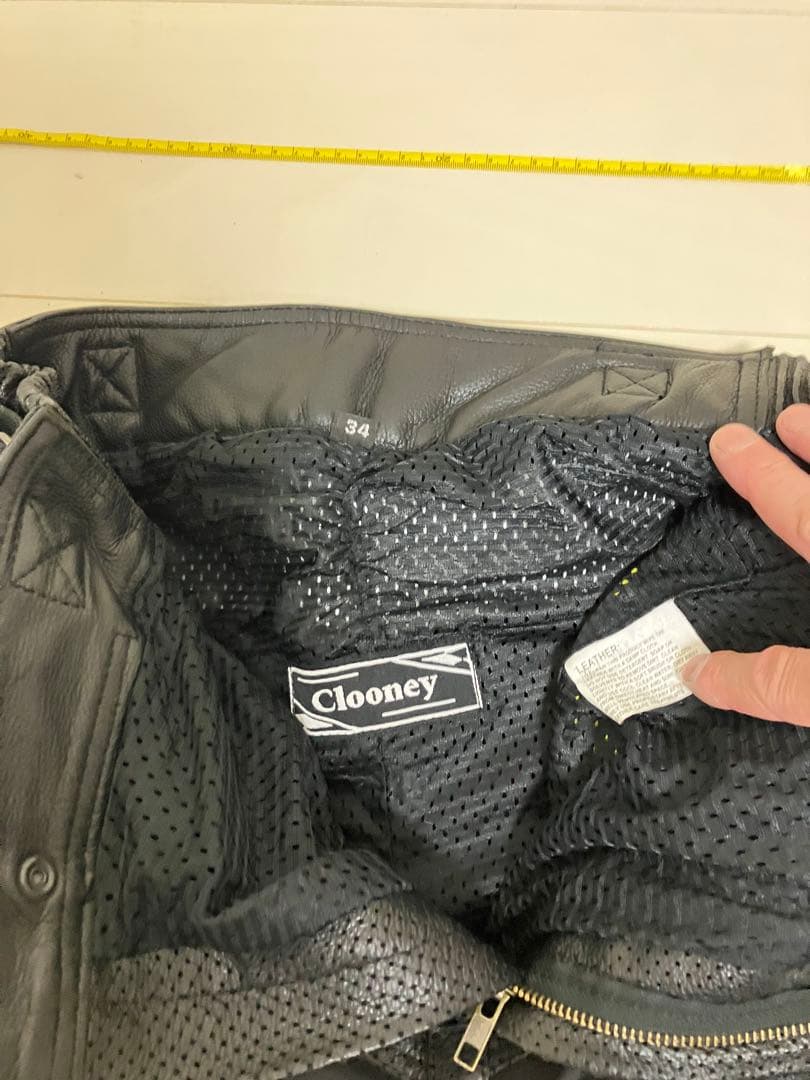 t*2様 レザー製バイクパンツ 膝パッド付き