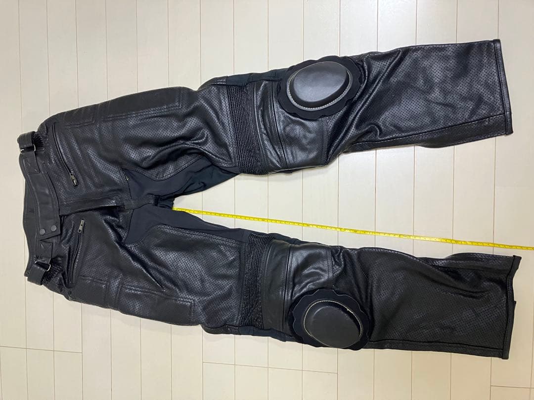 t*2様 レザー製バイクパンツ 膝パッド付き