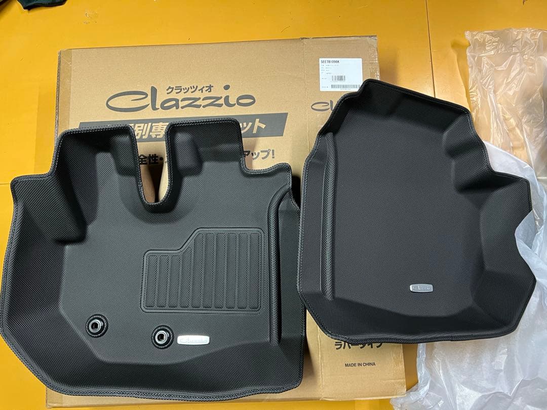 フロアマット　 Clazzio ハイエース　200系　標準ボディ