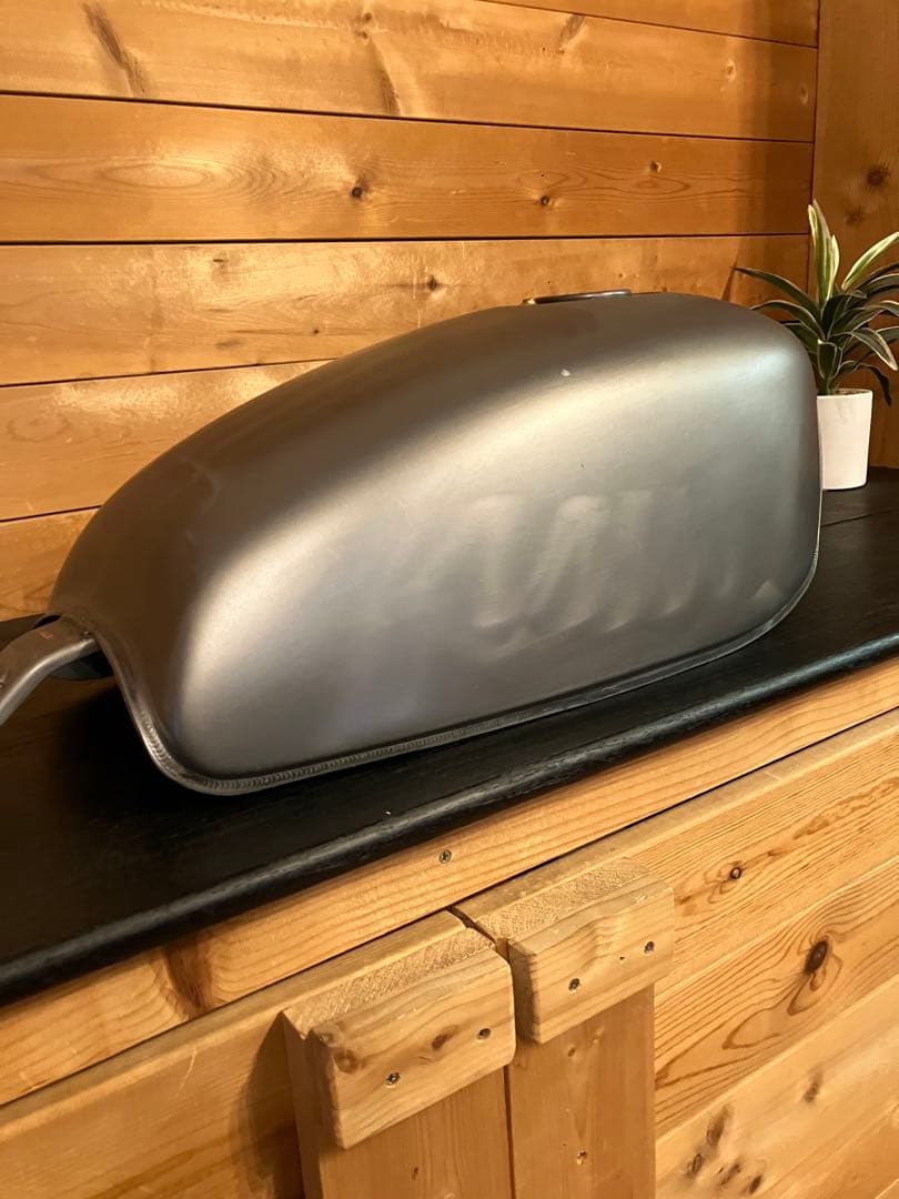 Kawasaki 250TR タンク　無塗装仕上げ　凹み無し　エストレヤにも