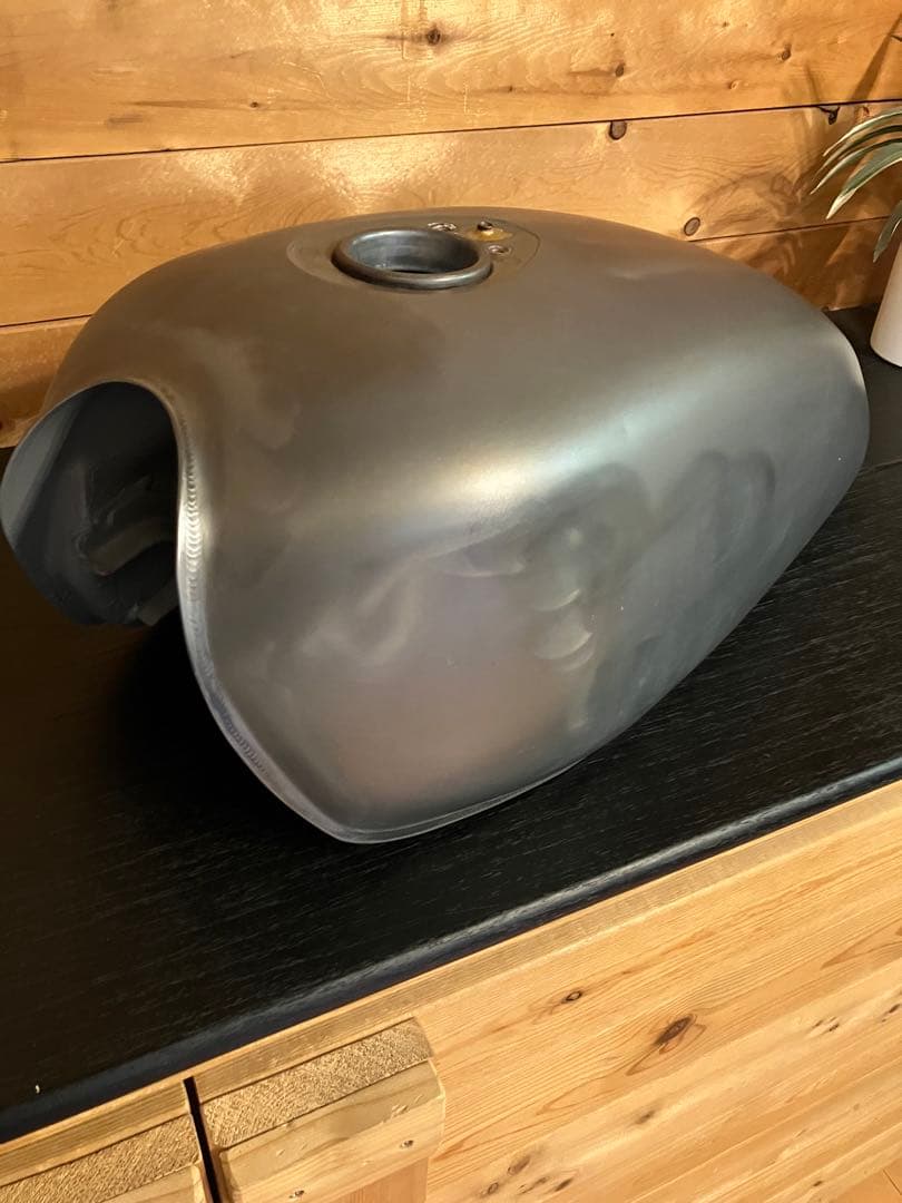 Kawasaki 250TR タンク　無塗装仕上げ　凹み無し　エストレヤにも