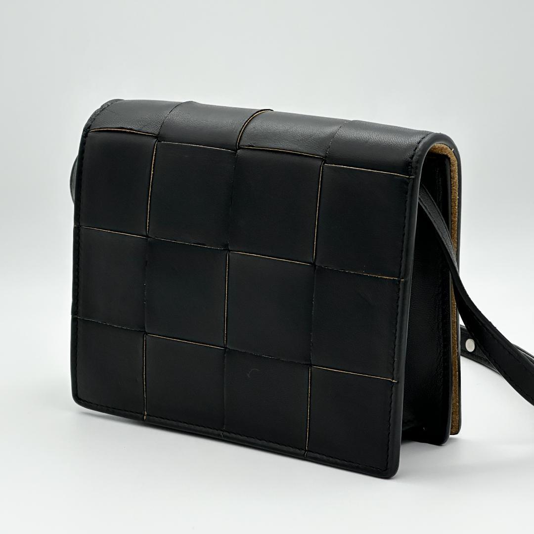 【極美品】ボッテガヴェネタ　イントレチャート カセット　ミニ　ショルダー　黒