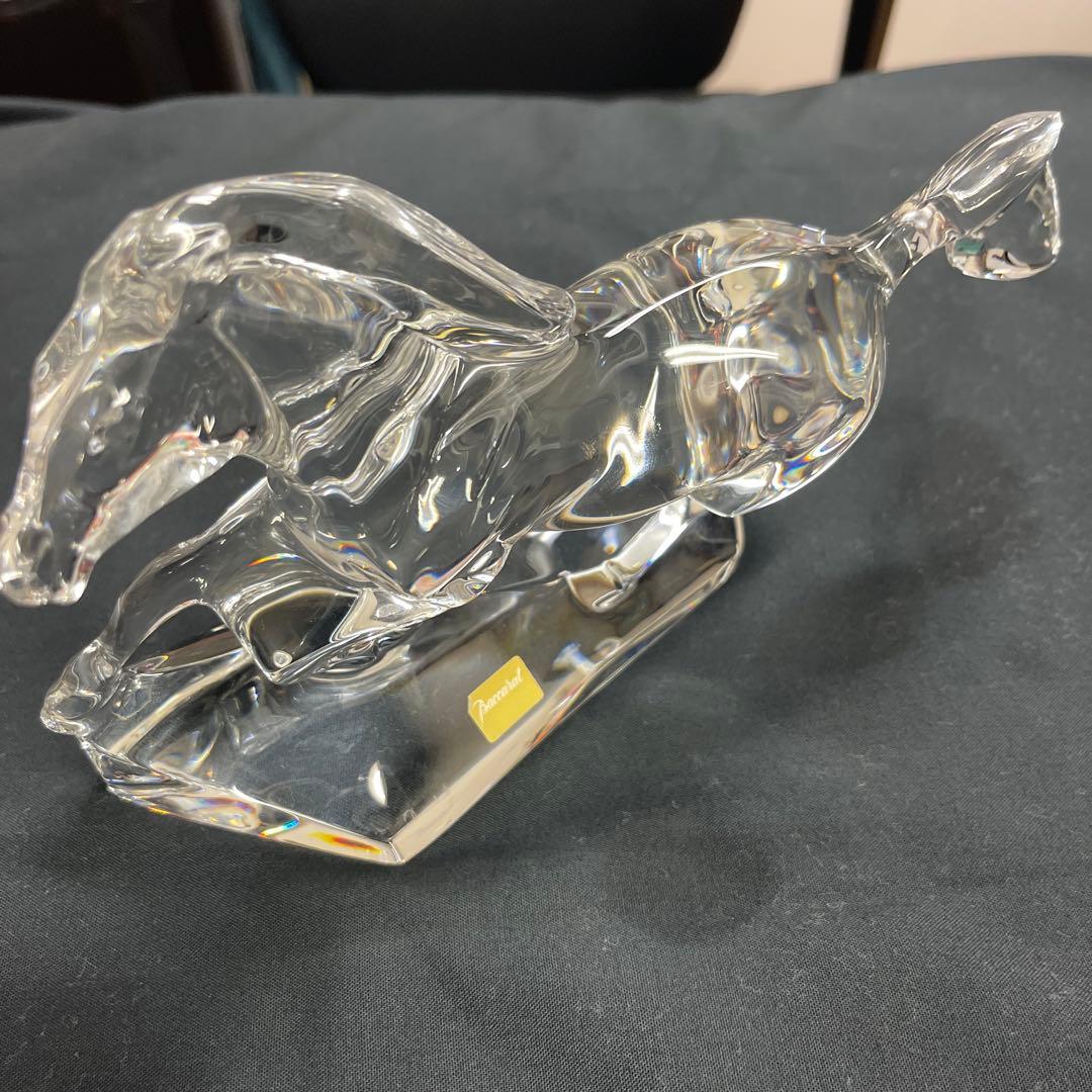 バカラ　走る馬　置物