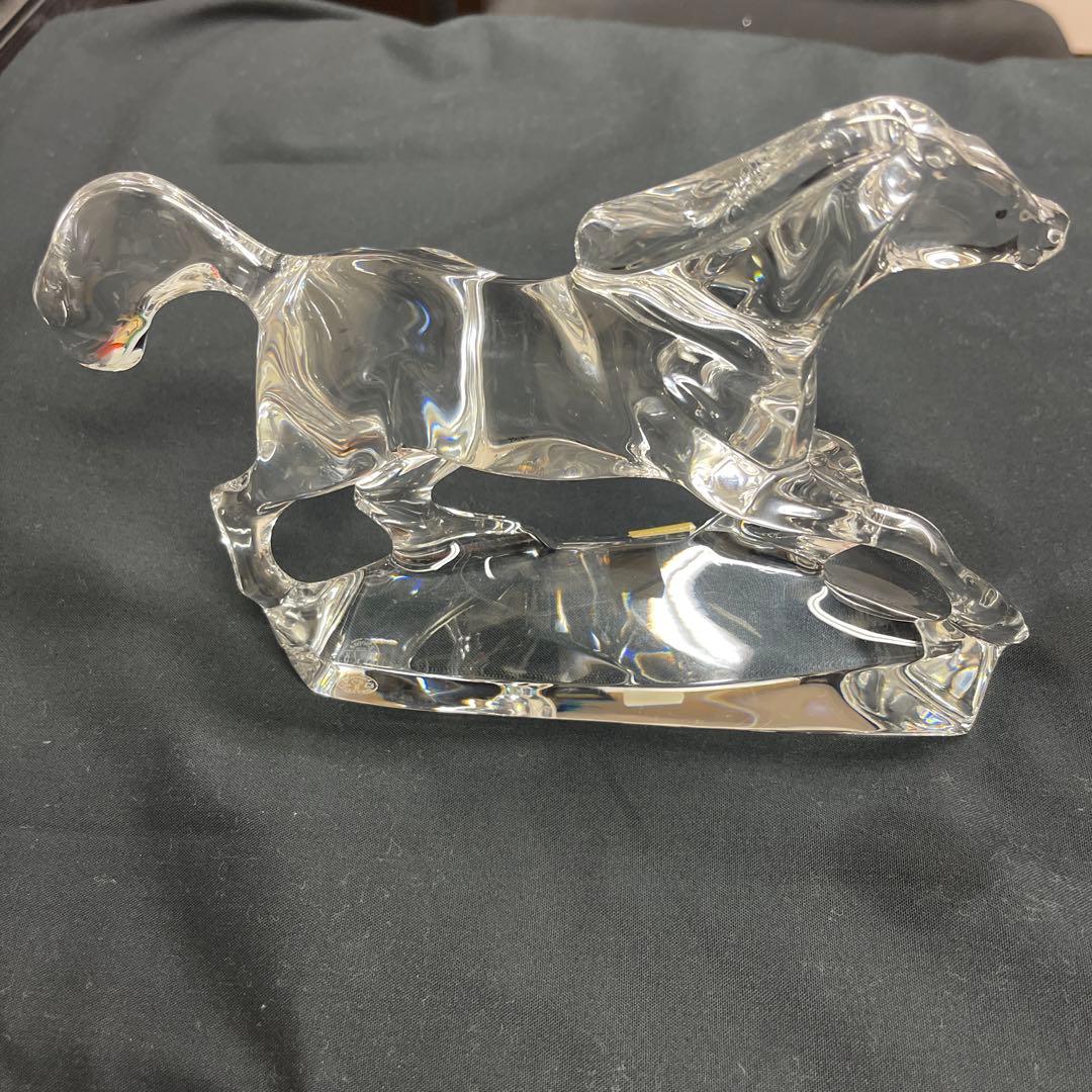 バカラ　走る馬　置物