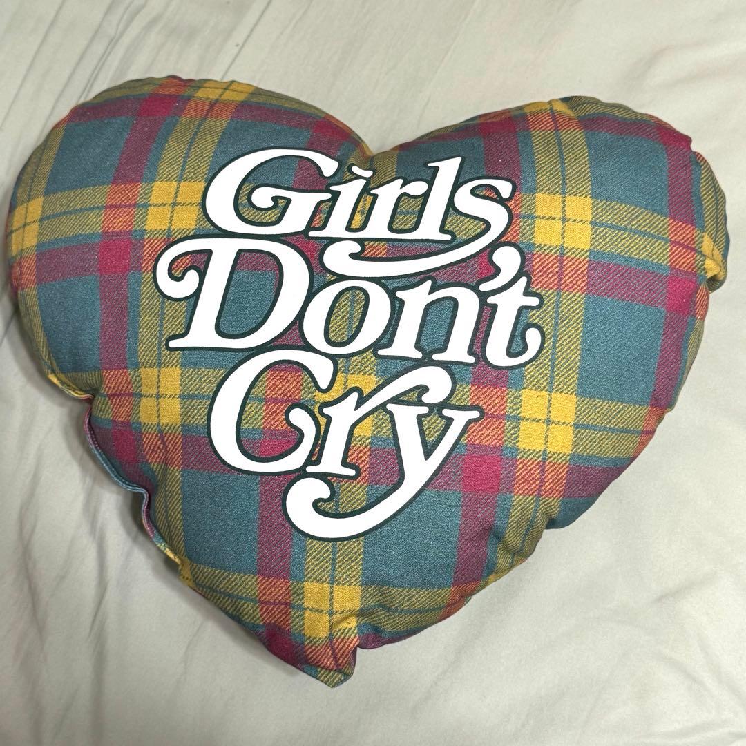 Girls Don't Cry 正規品　伊勢丹　ハートクッション