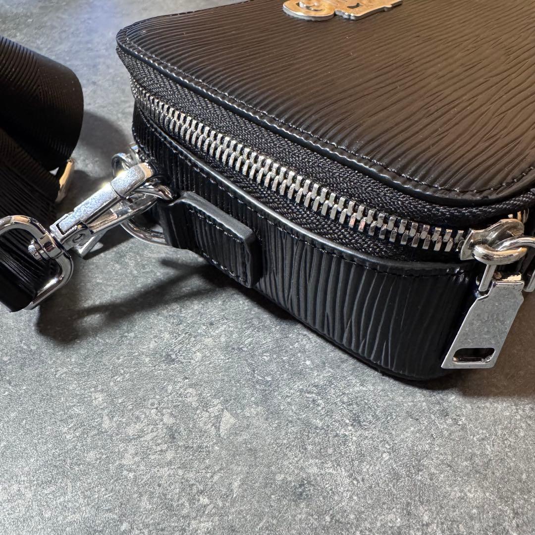 【完売品】Glitter ブラック 黒 ショルダーバッグ ロゴプレート レザー