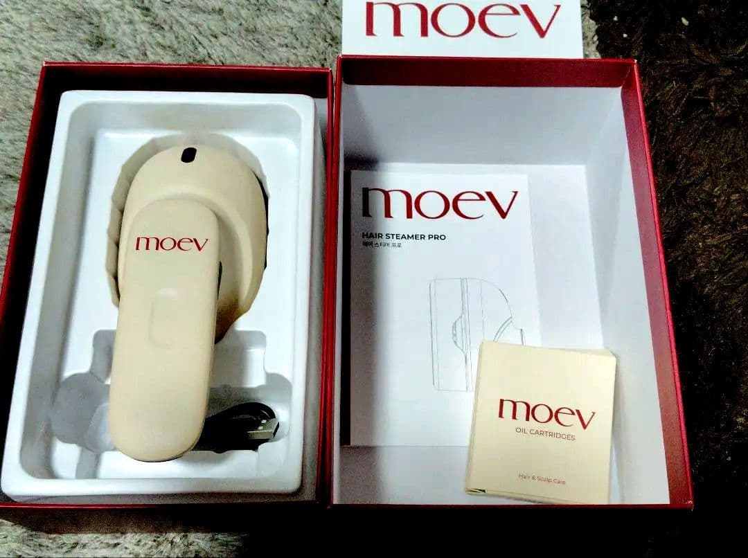 モエブ　ヘアスチーマーと　カートリッジ二本