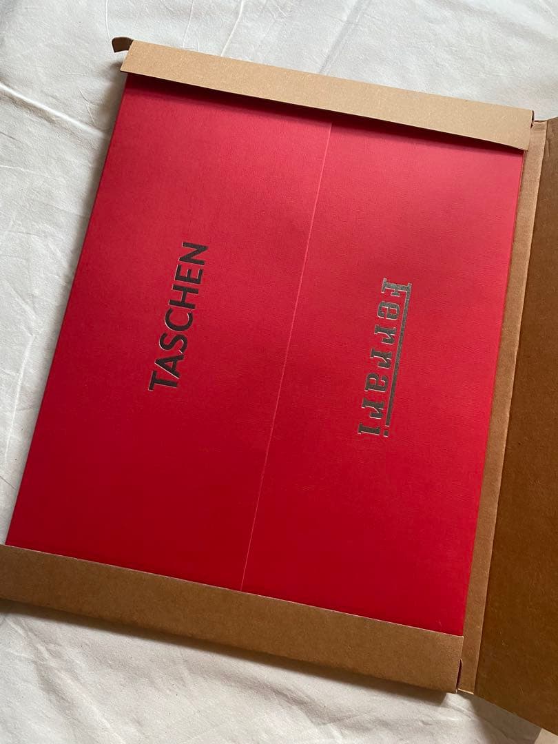 TASCHEN FERRARI アートブック