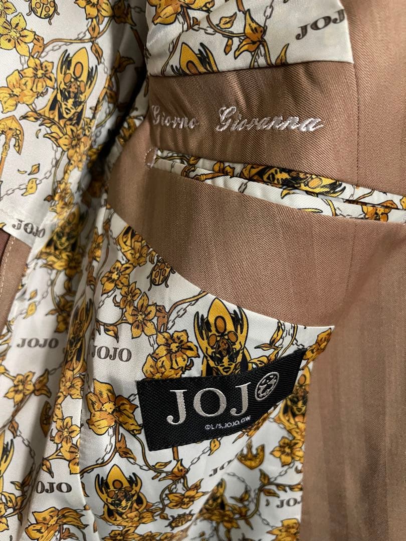 ジョジョの奇妙な冒険 スーツ ベージュ