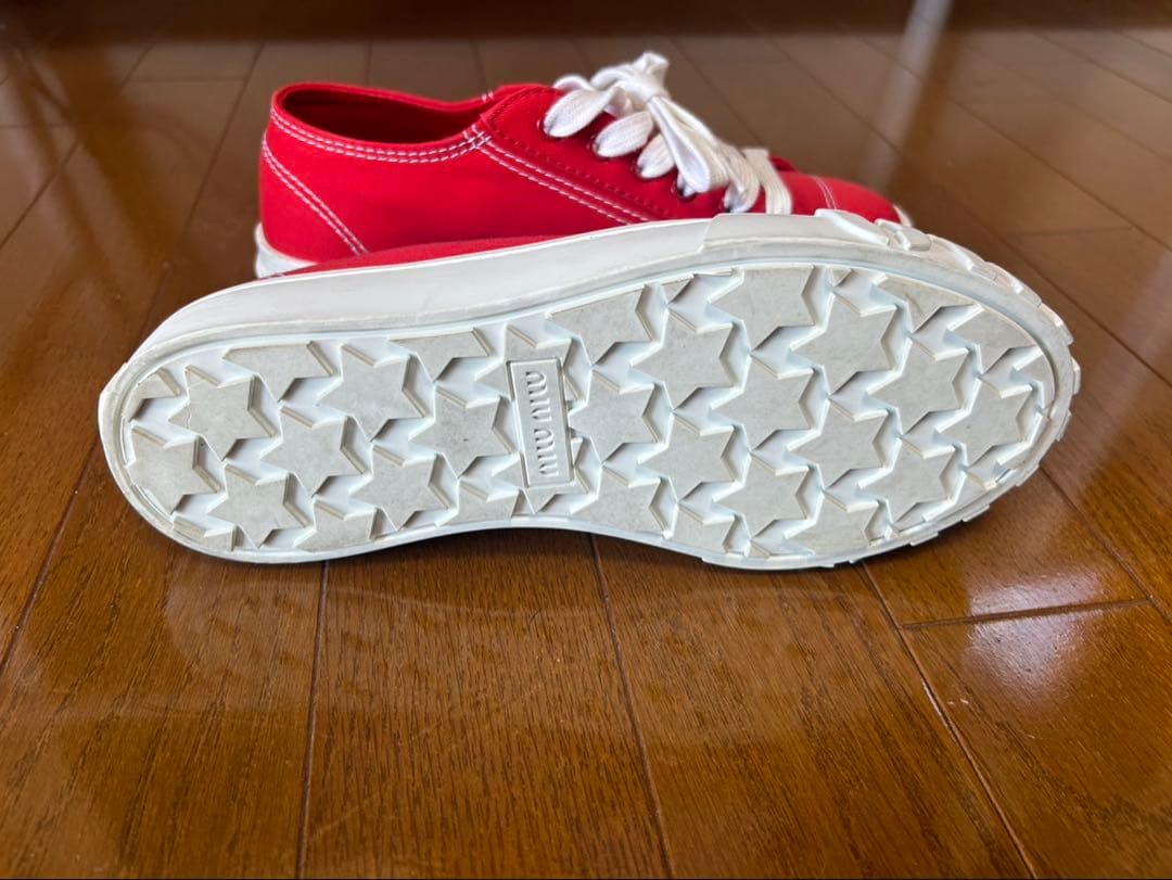 Miu Miu レッド スニーカー 36