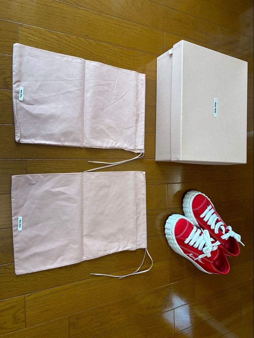 Miu Miu レッド スニーカー 36