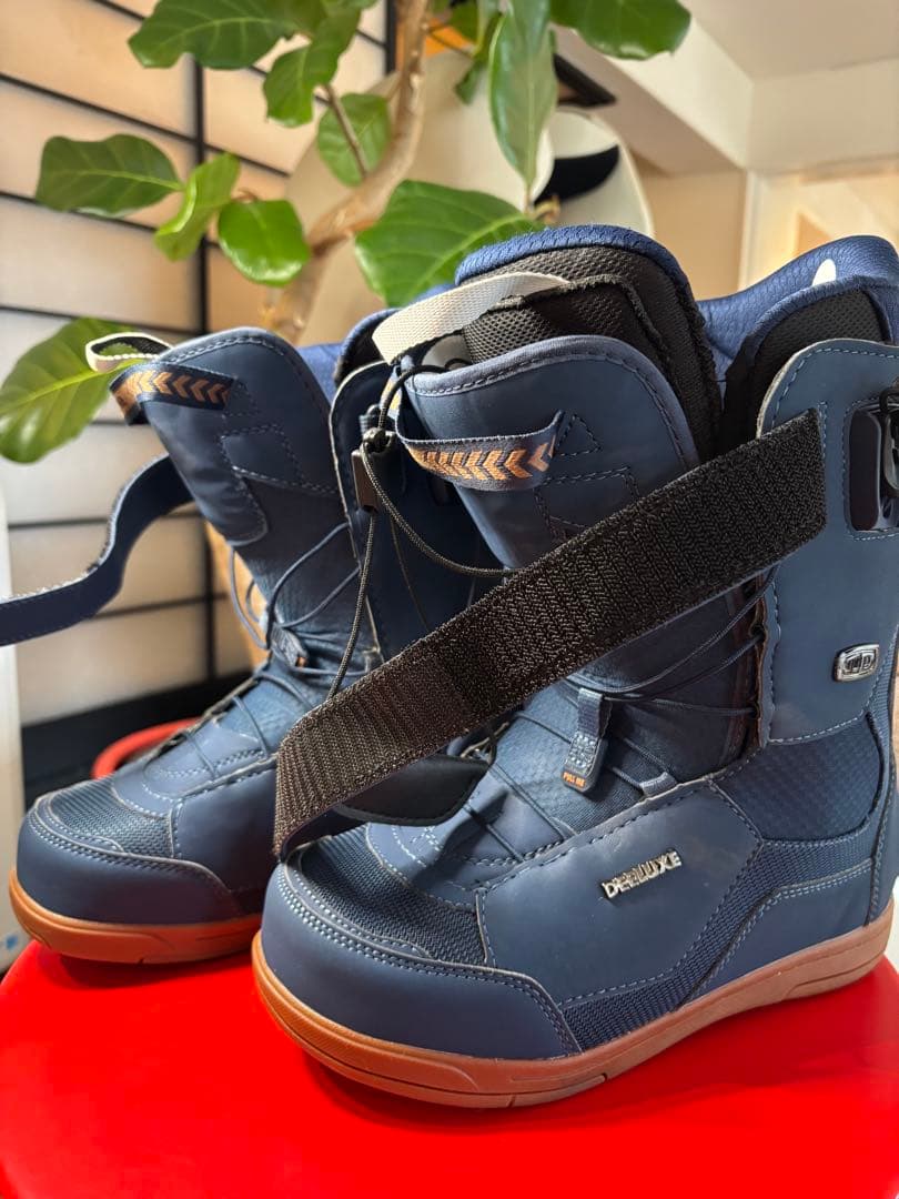 [新品同様]DEELUXE スノーボードブーツ ネイビー