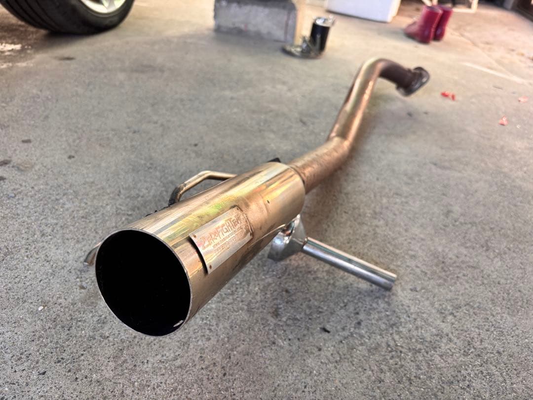 （もこがれ）フィットrs ge8 ゼロファイターマフラー