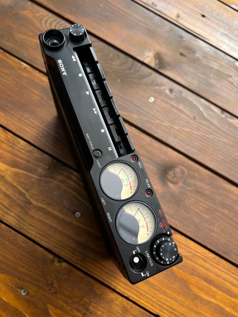 【美品】【電確認済み】SONY TC-D5M カセットプレイヤー。専用カバー付