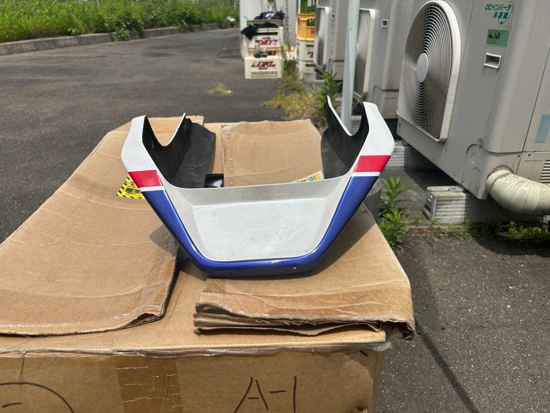 送料無料 CB400SF アンダーカウル　モトズーム　トリコロール