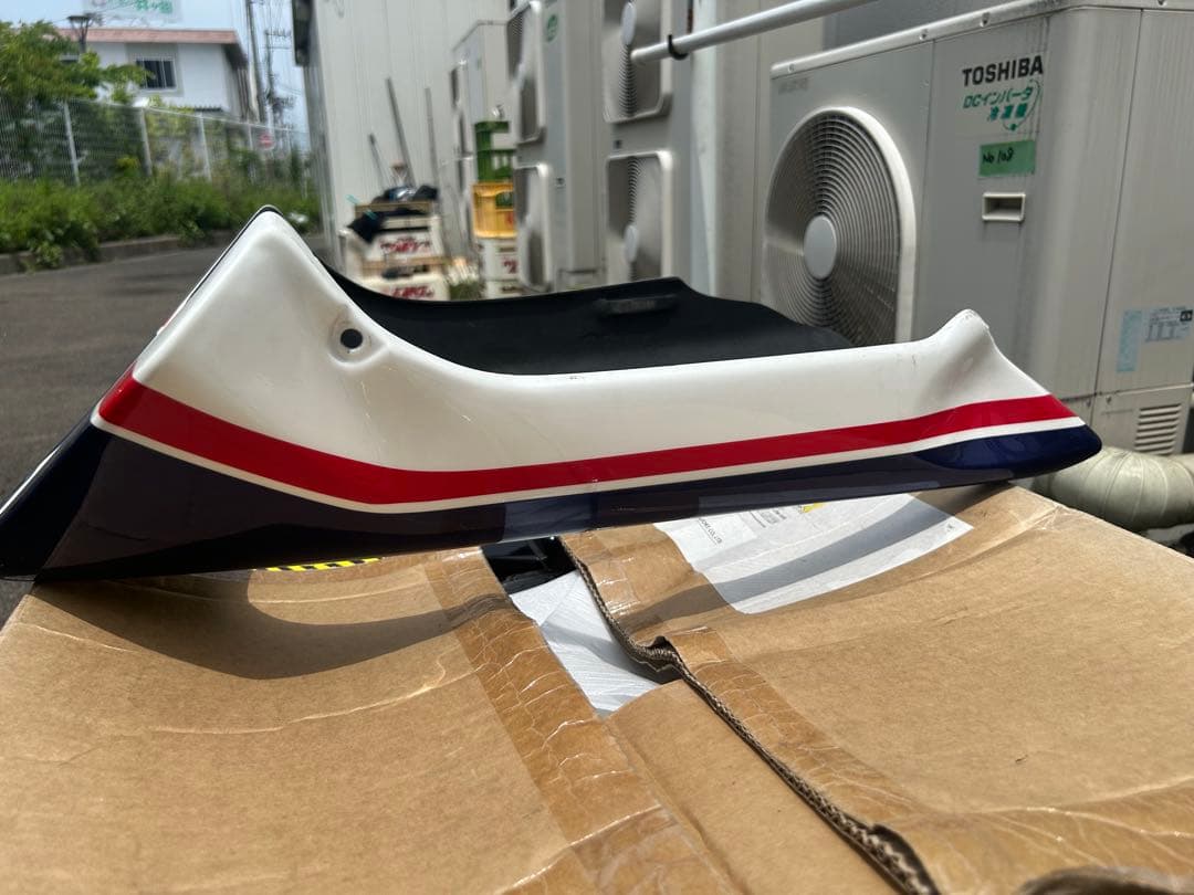 送料無料 CB400SF アンダーカウル　モトズーム　トリコロール