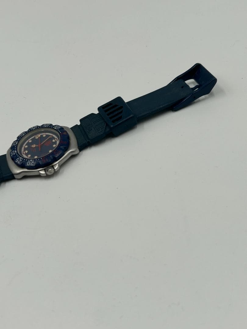 TAG Heuer 2000シリーズ プロフェッショナル ダイバーズウォッチ