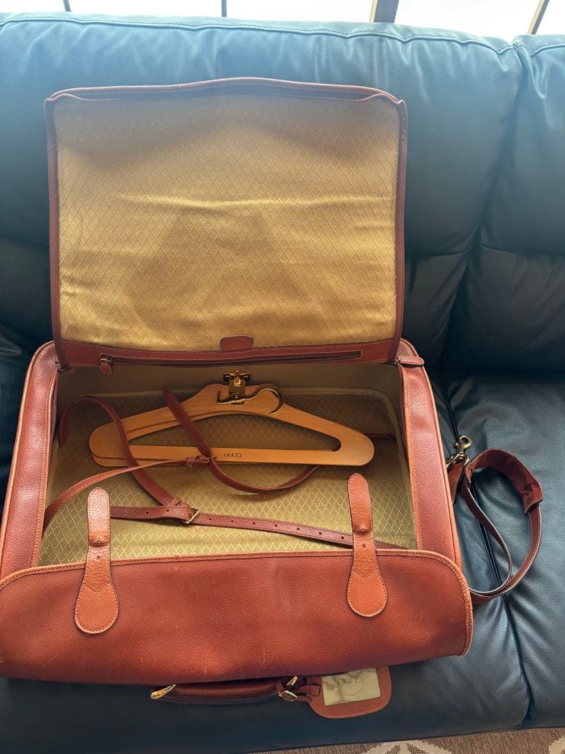 GUCCI ブラウンレザー ガーメントバッグ トラベルバッグ ストラップ付き