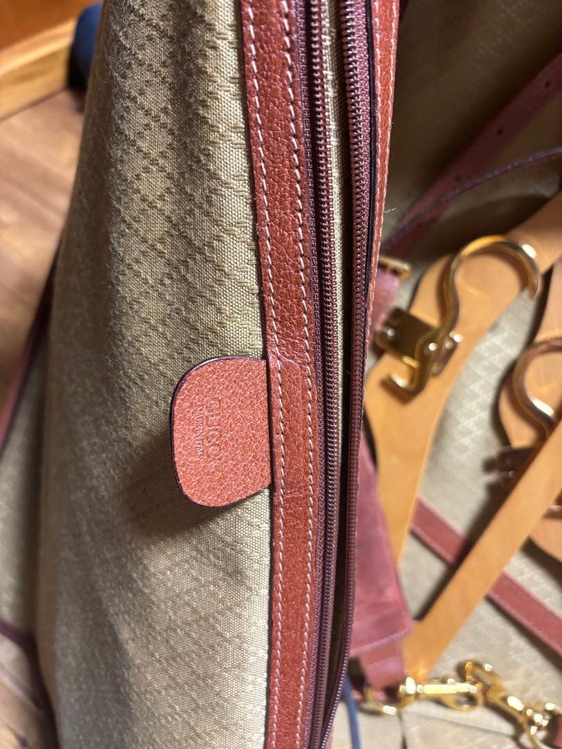 GUCCI ブラウンレザー ガーメントバッグ トラベルバッグ ストラップ付き
