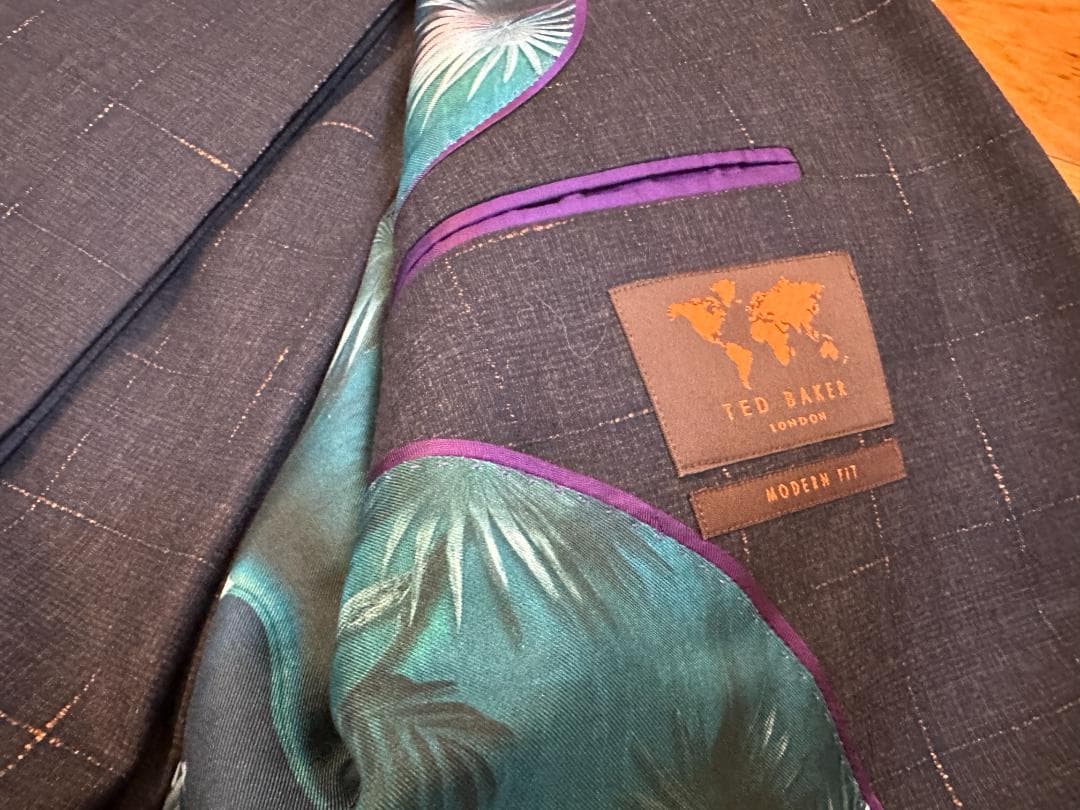 Ted Baker　テッドベイカー　男性スーツ　（イギリス発売）未使用