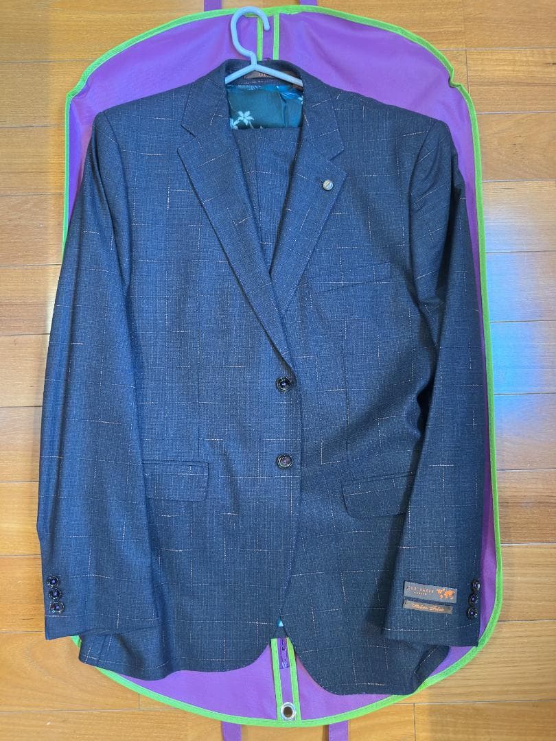 Ted Baker　テッドベイカー　男性スーツ　（イギリス発売）未使用