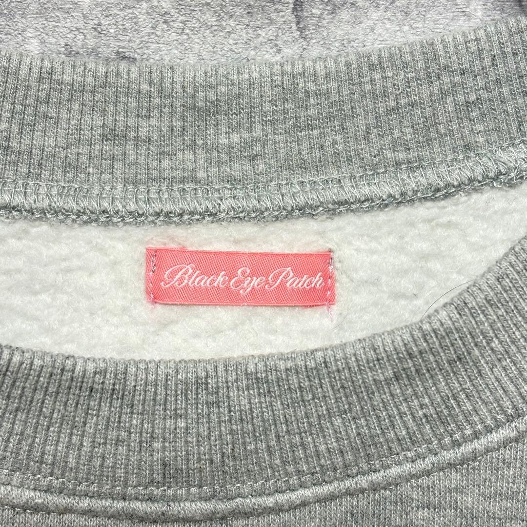 BLACK EYE PATCH クロップドスウェット グレー