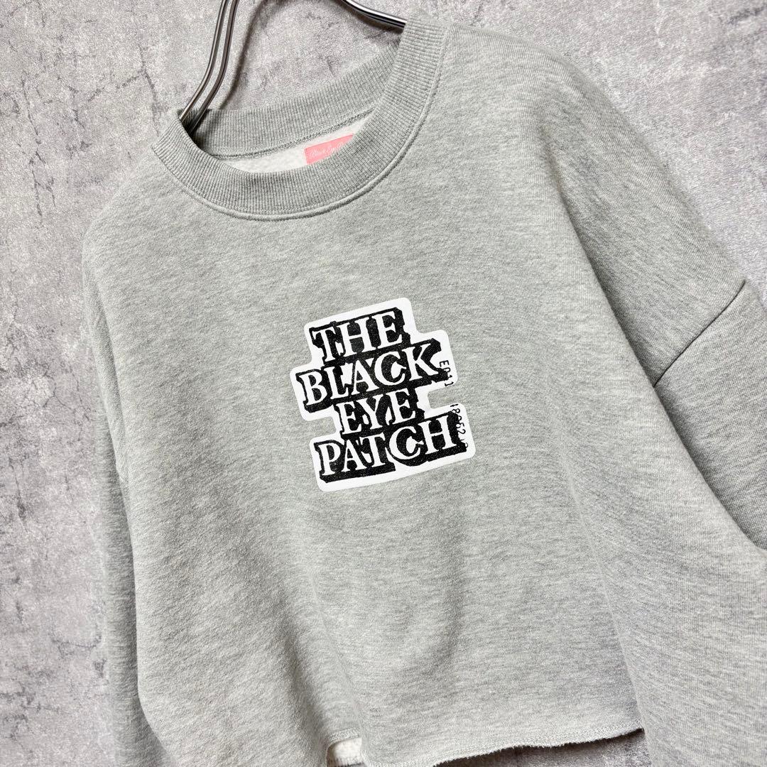 BLACK EYE PATCH クロップドスウェット グレー
