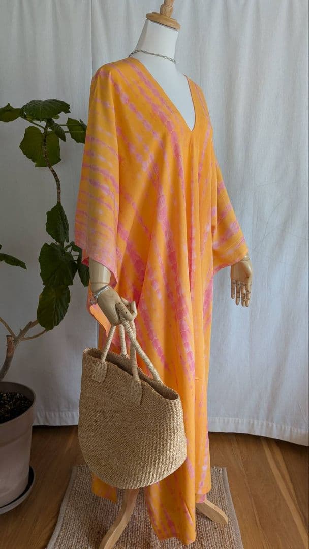 カフタンドレスワンピース　グラデーション　イエロー　ロングワンピース　体型カバー