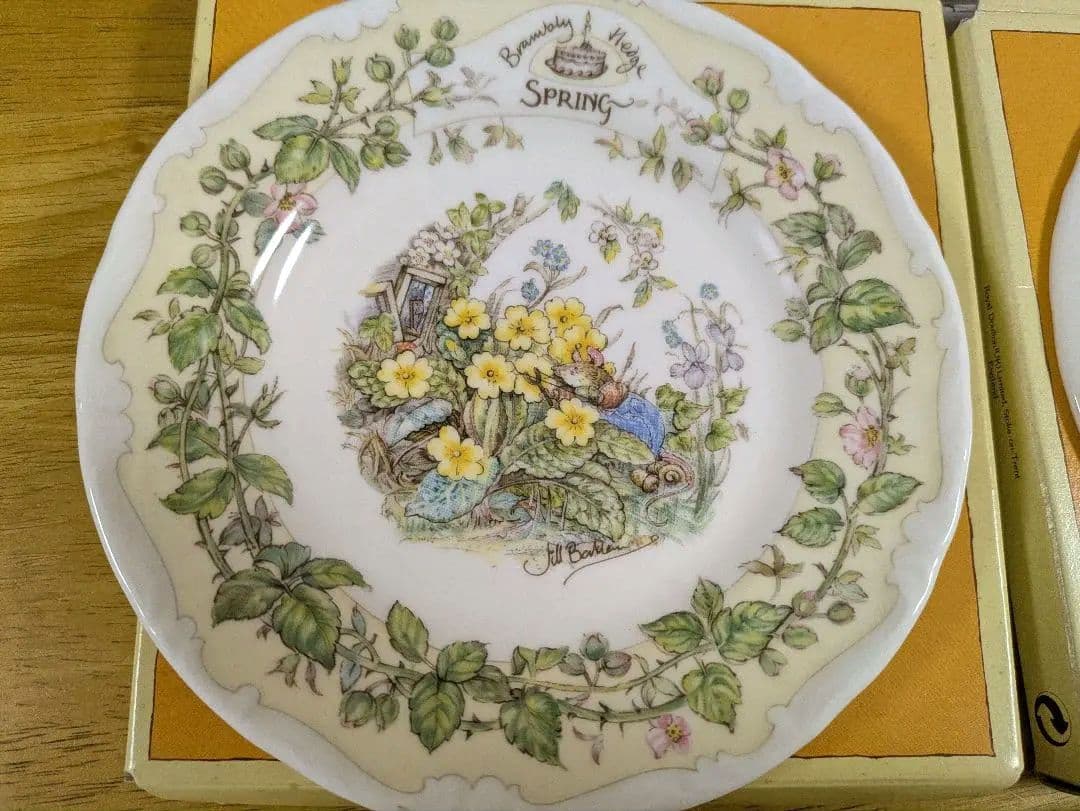 ☆Aqua　ロイヤルドルトン　ブランブリーヘッジ　春夏秋冬　プレート　4枚