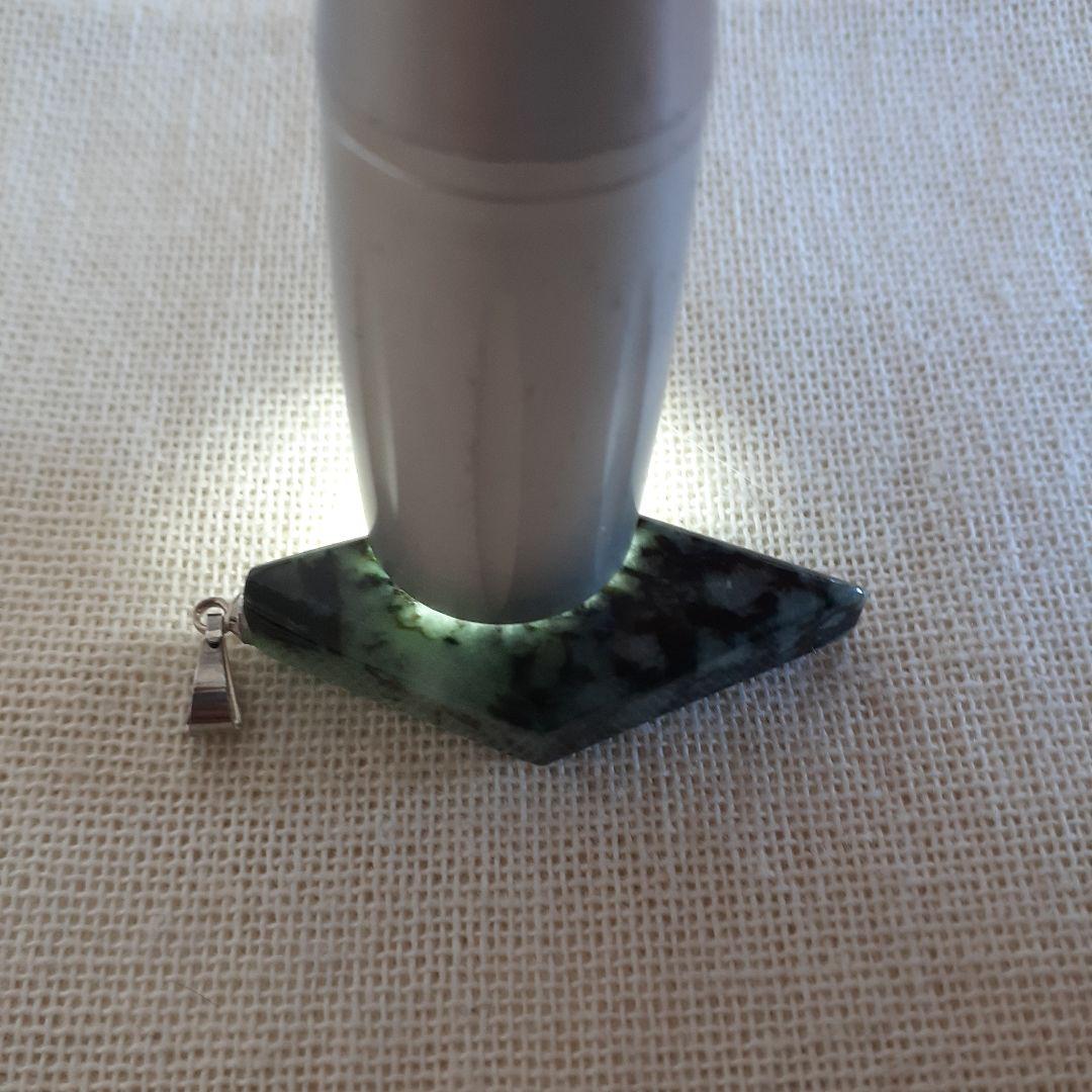 糸魚川黒翡翠ネックレストップ