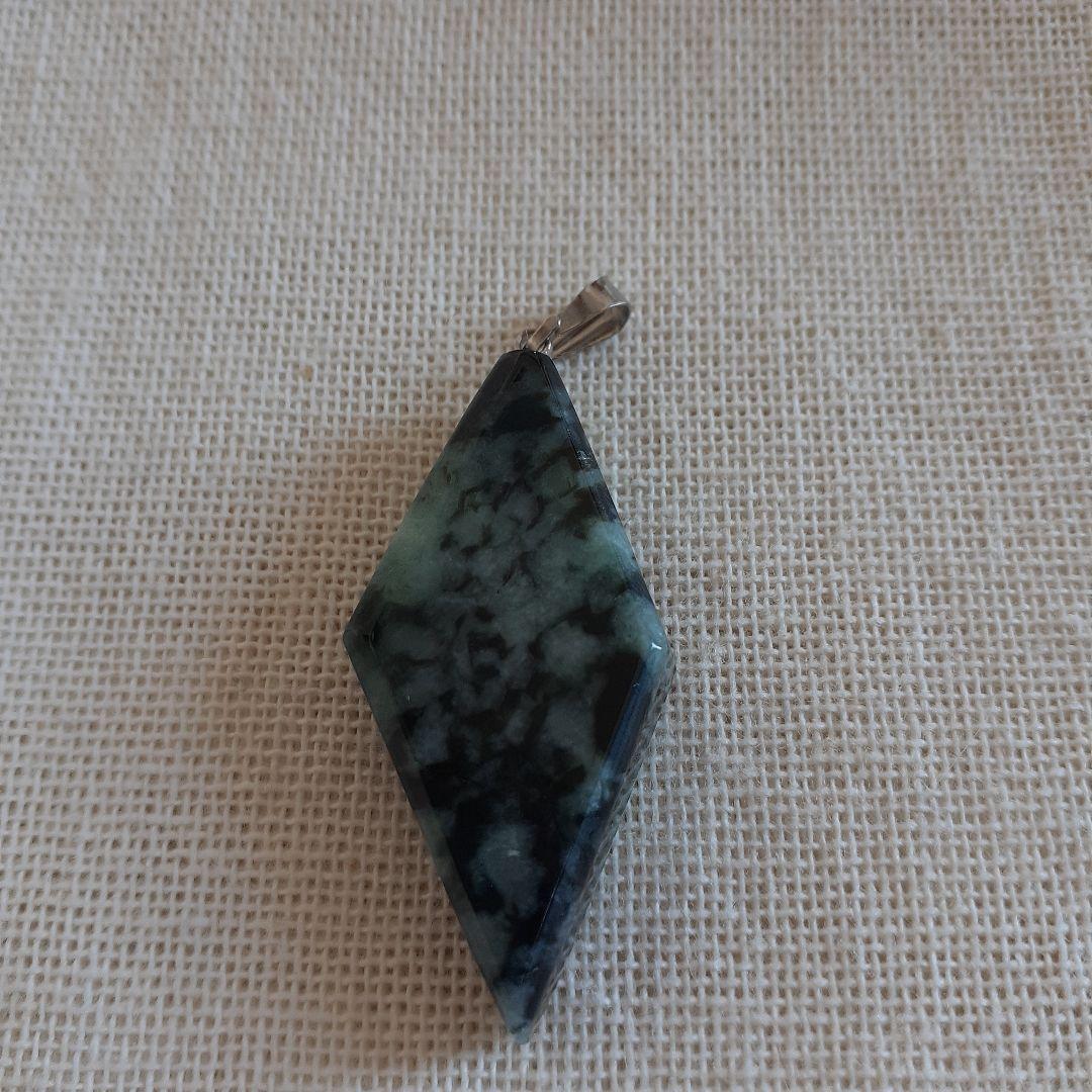 糸魚川黒翡翠ネックレストップ