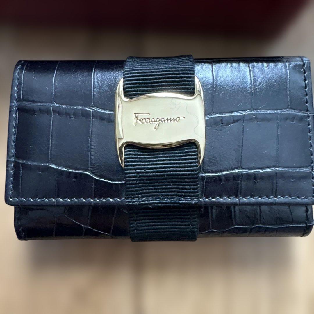 【未使用】Salvatore Ferragamo レザーキーケース　ブラック