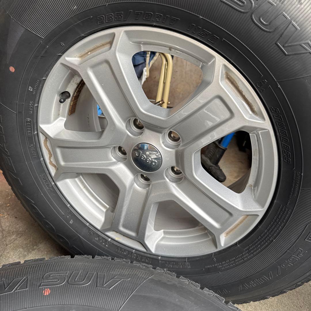 JLラングラー 純正スタッドレスタイヤ　goodyear 265/70r17