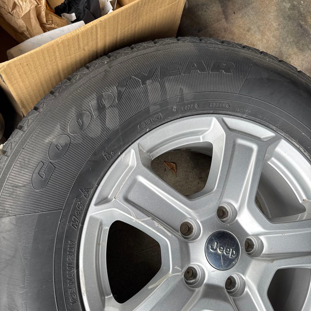 JLラングラー 純正スタッドレスタイヤ　goodyear 265/70r17