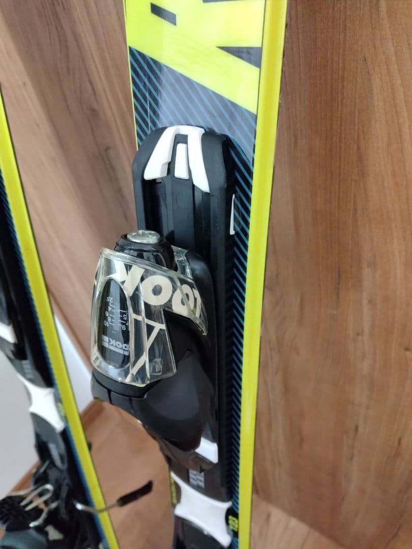 ロシニョールミッドスキーreact8（１２３センチ）