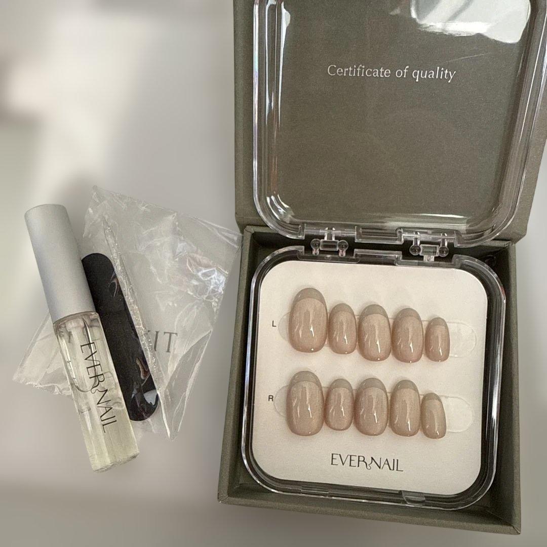EVER NAIL エバーネイル　Milky White French