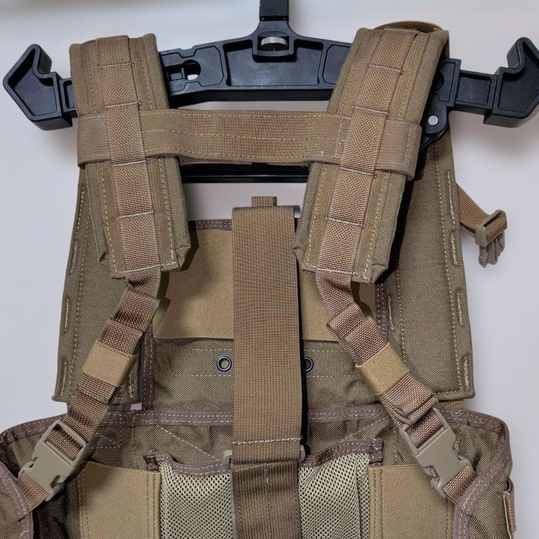 オール実物　flyye rrvベスト　バックパネル　ラジオポーチ　CB