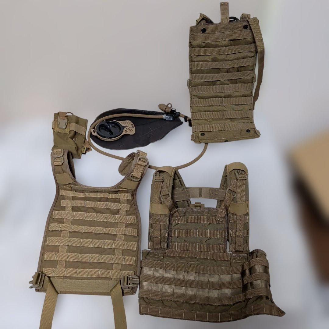 オール実物　flyye rrvベスト　バックパネル　ラジオポーチ　CB