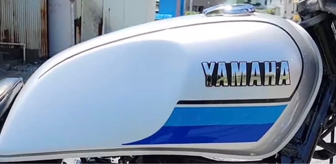 新品 ヤマハ XJ400D 純正タイプ タンク エンブレム　シルバー　クローム