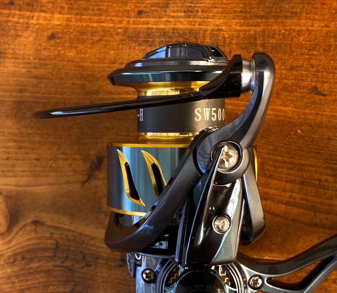 新品未使用　スピニングリール　5000番　ショアジギング　サーフ　ジギング