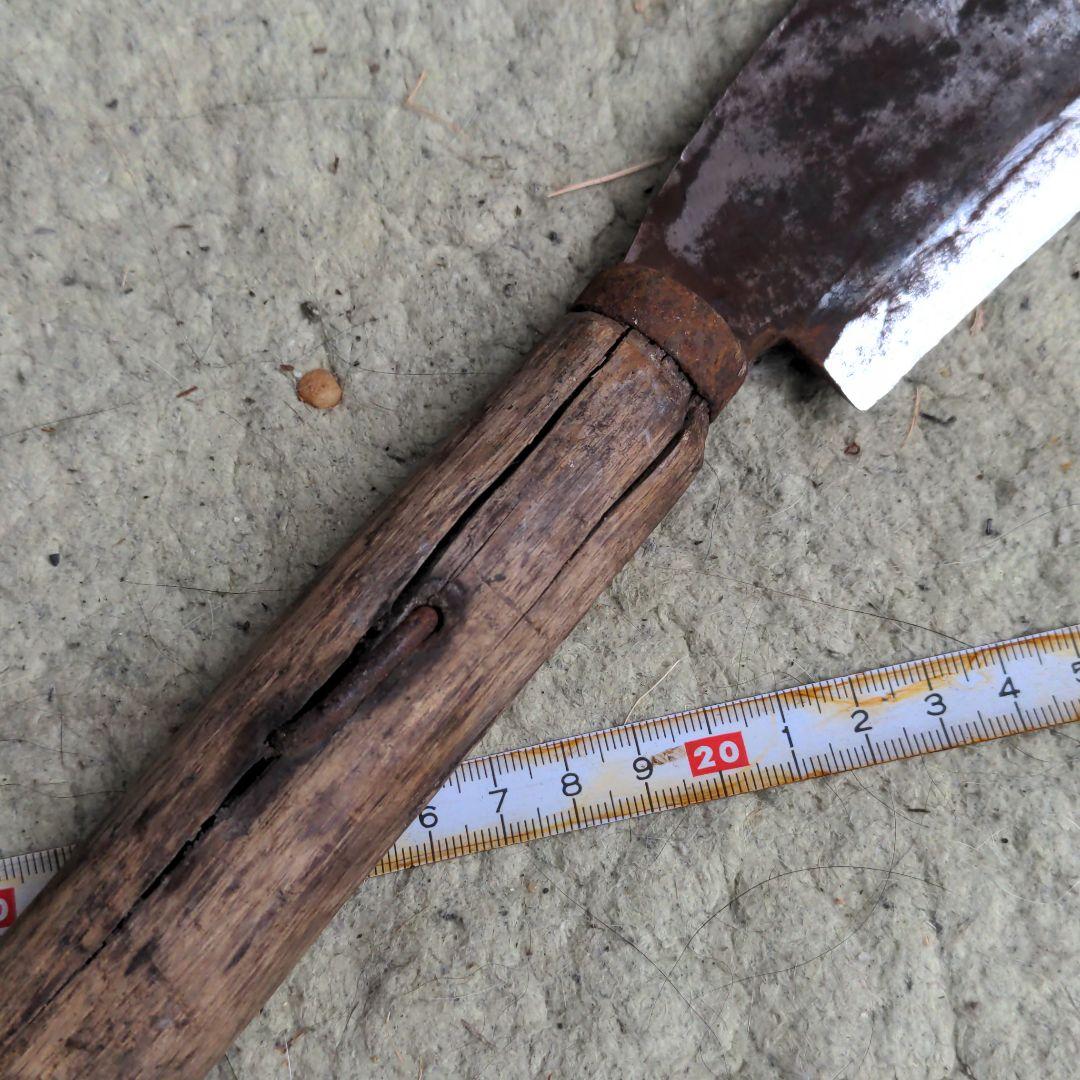 キャンプにねー　ナタ( ꈍᴗꈍ)○勘と有ります、　刃は15cm位です(✿^‿^)