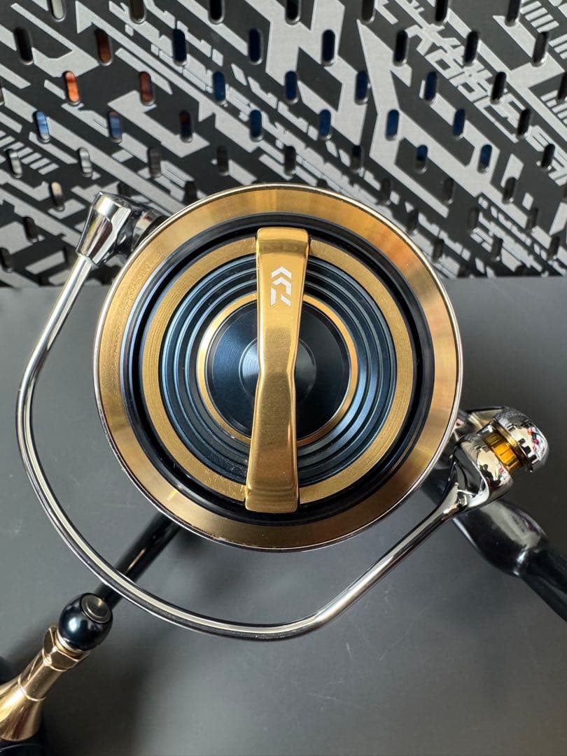 ダイワ　ソルティガ18000H　20000スプール　ライン付