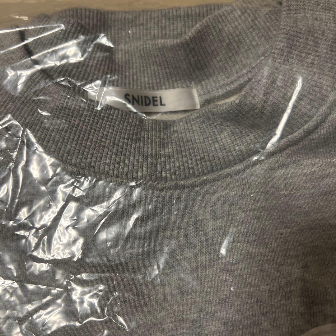 Sustainableワッペンロゴスウェット　グレー