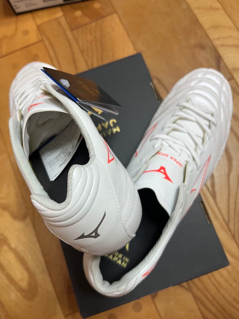 新品　激レア　廃盤品　ミズノ　モナルシーダ ネオ2 ワイド JAPAN ホワイト