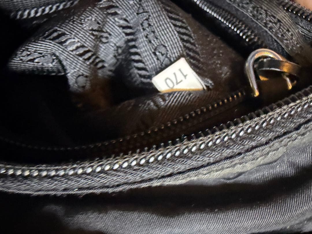 ぱ*イ様 PRADA ブラック ショルダーバッグ