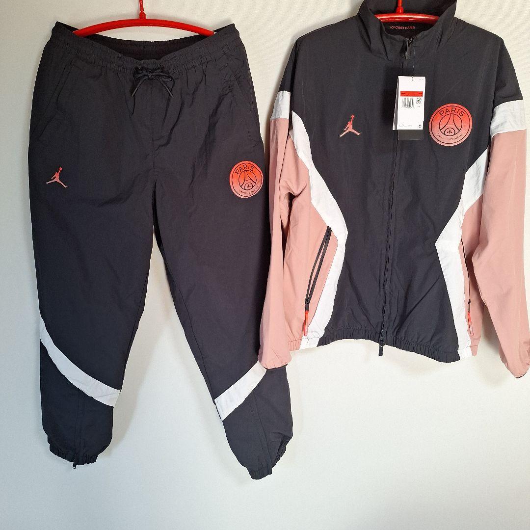 k*k様 新品タグ付き　パリサンジェルマン　NIKE JORDAN 上下セット