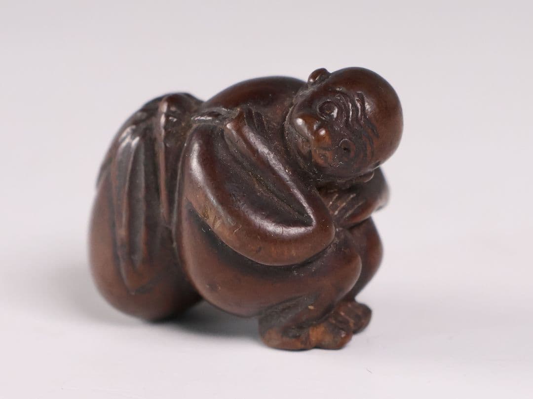 時代 堤物 猿と茄子 木彫 根付 木製【MB176】