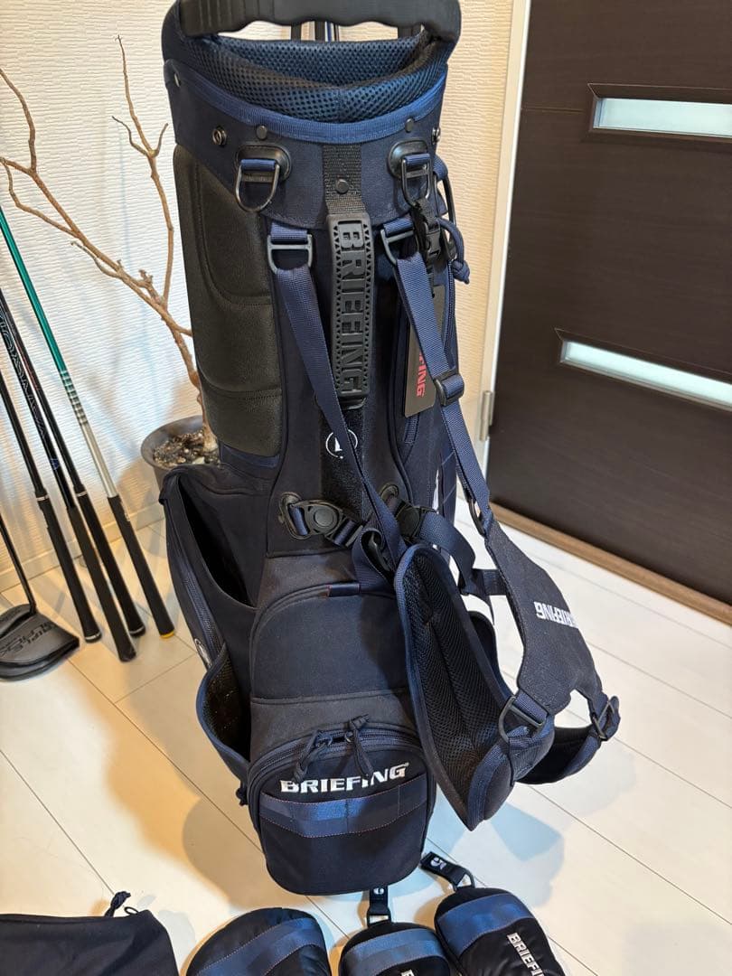美品　ブリーフィング　スタンド　キャディバック　ヘッドカバー付