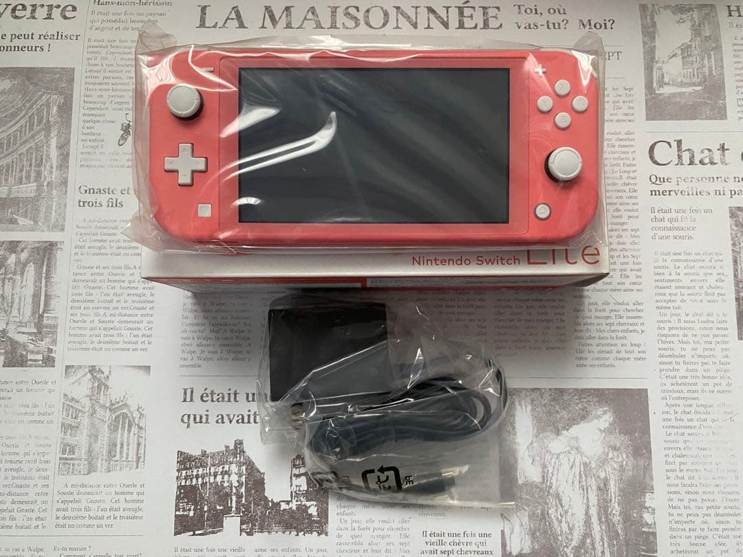 Nintendo Switch LITE 本体コーラル